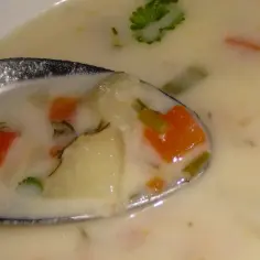 Jak długo zupa na śmietanie może stać w lodówce bezpiecznie?