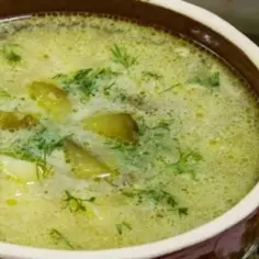 Jakie zioła do zupy ogórkowej? Odkryj najlepsze smaki i aromaty