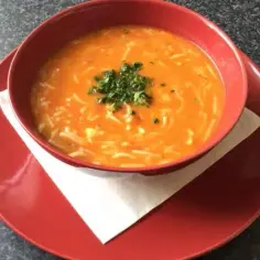 Zupa pomidorowa jak u mamy w Thermomix – smak dzieciństwa w 30 minut