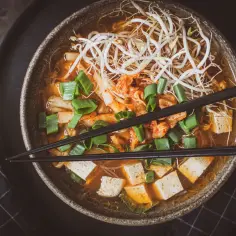 Jak przygotować zupę kim chi, która zachwyci smakiem i aromatem
