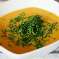 Czym przyprawić zupę dyniową, aby uzyskać wyjątkowy smak?