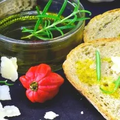 Jaka oliwa do maczania bagietki, by wzmocnić smak i aromat?