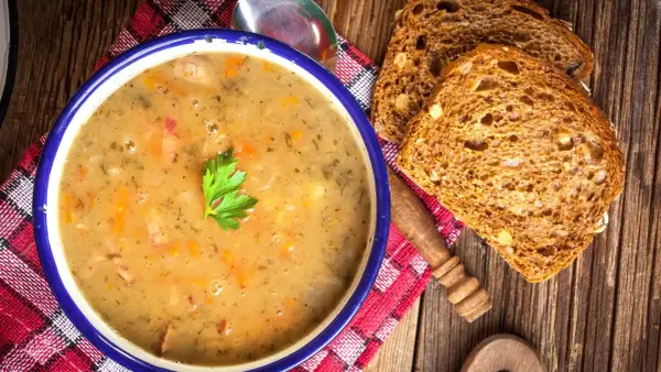 Grochówka domowa - przepis babci, który zawsze wychodzi