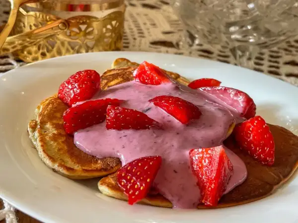 Szybkie placuszki na śniadanie - przepis na puszyste w 10 min