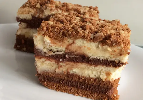 Mega szybkie ciasto bez pieczenia z mascarpone i herbatnikami