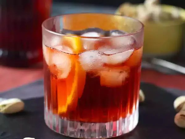 Jak zrobić idealne Negroni? Przepis, składniki i błędy.