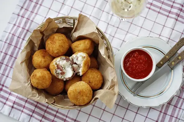 Arancini - co to? Jak zrobić idealne sycylijskie kulki ryżowe
