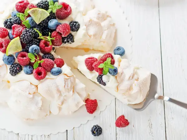 Pavlova - przepis na idealną bezę, która zawsze wychodzi